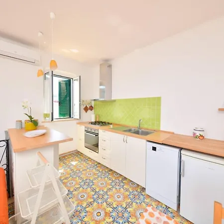 A' Casa 'e Carmeniello Nyaraló *